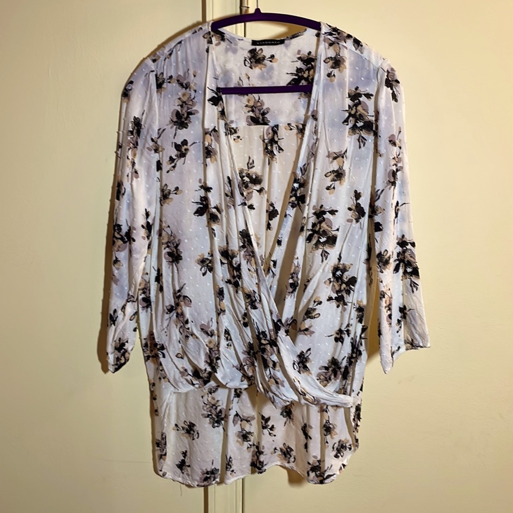 Staccato top with flowers low high size L